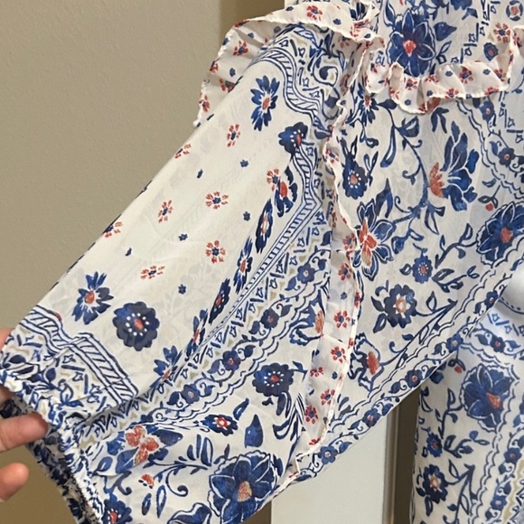 Cato Blue and White Floral Blouse - Picture 5 of 11